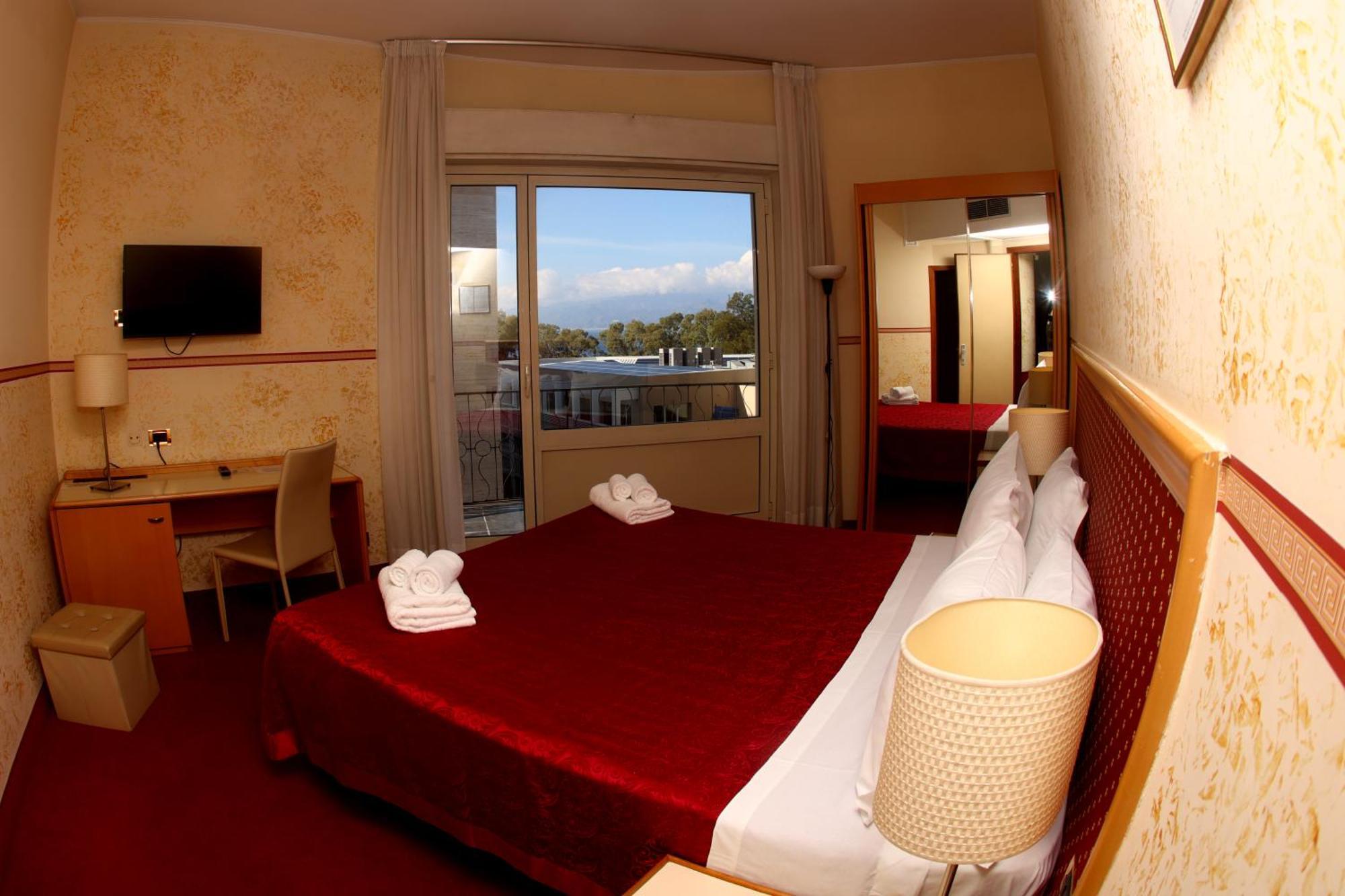 Hotel Palace Masoanri'S Reggio Calabria Esterno foto