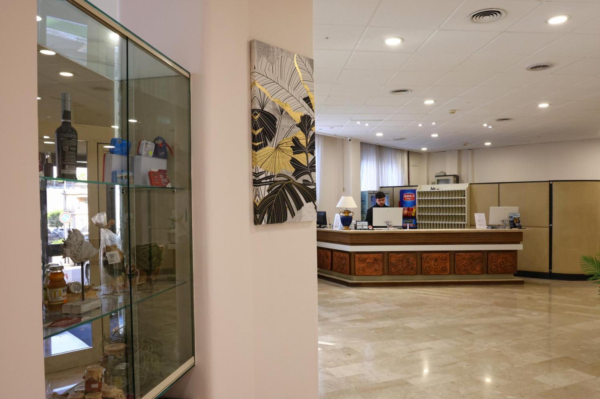 Hotel Palace Masoanri'S Reggio Calabria Esterno foto